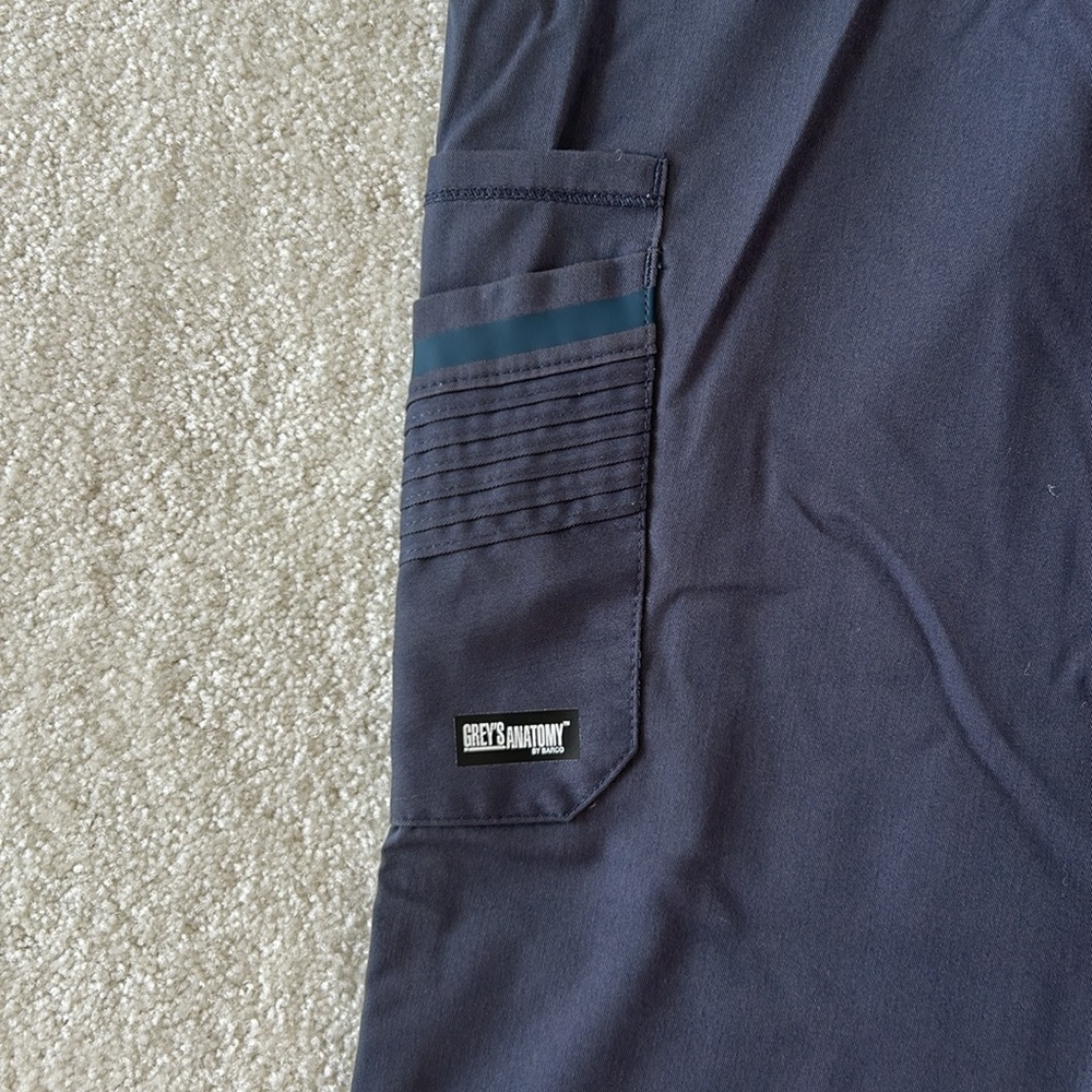 Grey’s Anatomy Scrub Bottoms - Picture 5 of 6
